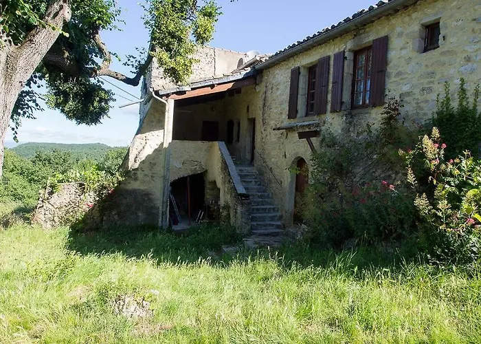 Mas Provencal Isole En Pleine Nature Montjoyer Foto
