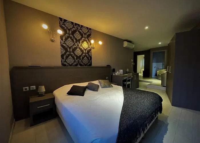 Hotel-Restaurant Des Voyageurs Le Cheylard photo
