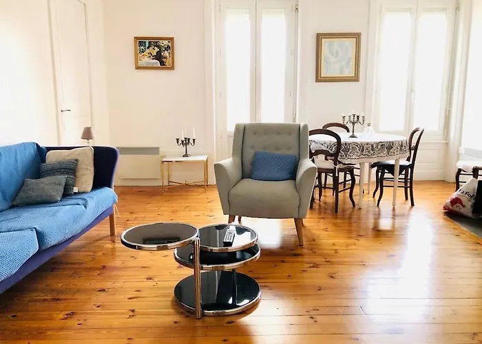 Photo de Le Cheylard, appartement spacieux et lumineux