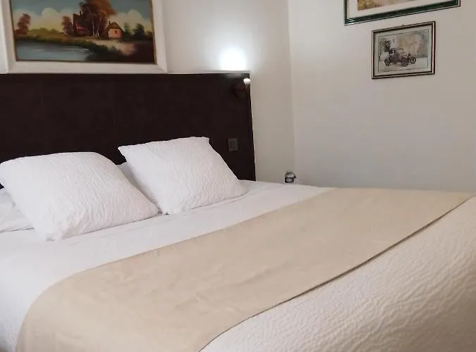 Logis Drom'Sud Hotel Donzere photo