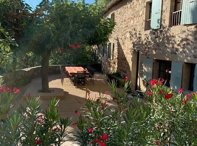 Vila Taphanel Saint-Laurent-du-Pape fotorgafie