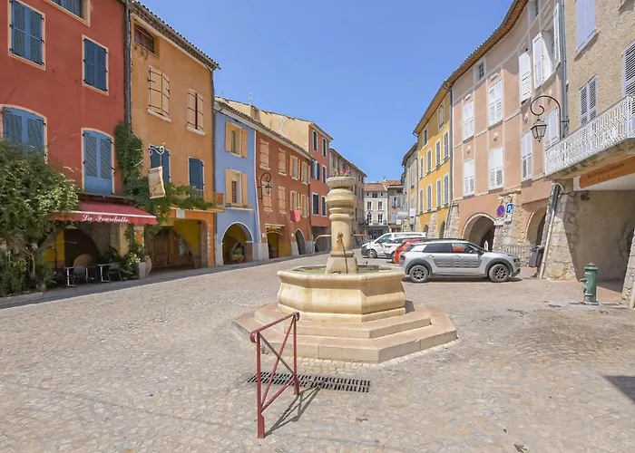 Фото Awesome Home In Propiac With Wifi