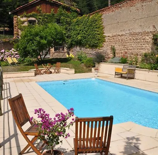 Les Jardins De L'Hacienda Bed & Breakfast Tarare photo