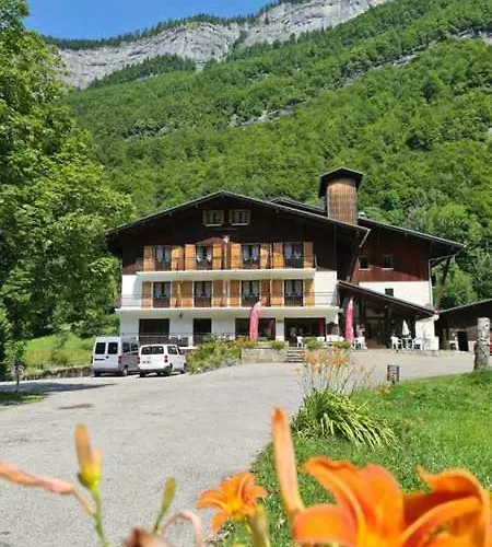Hotel Et Centre De Vacances Le Choucas Sixt-Fer-a-Cheval photo