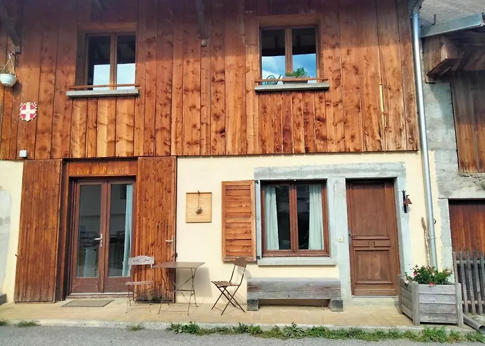 Chaleureux Gite Situe En Plein Coeur Des Bauges École Foto