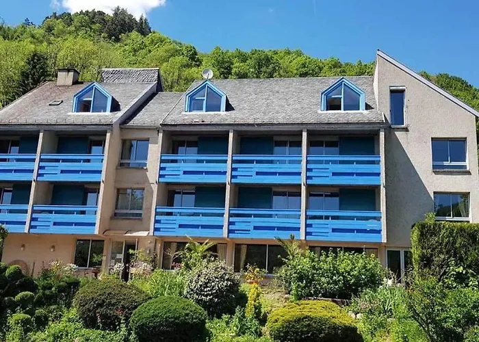 Photo de Le Castel du Cantal Groupe Village Fani Thiézac