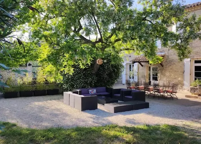 A La Maison D'Hotes La Baume-de-Transit photo