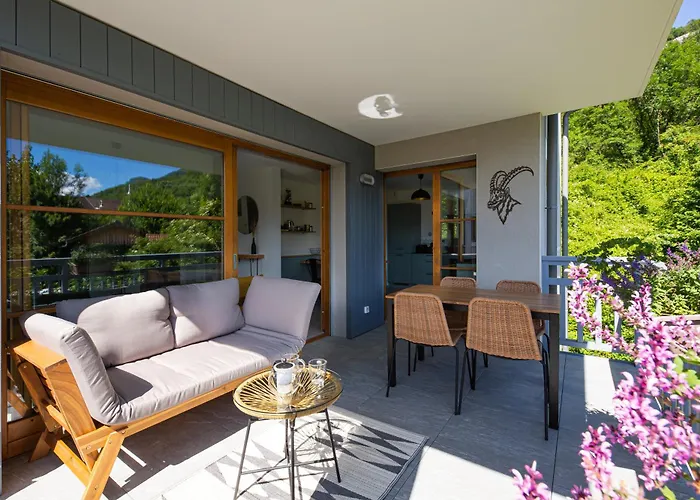 Les Pieds Dans L'Eau - Talloires, Lac D'Annecy fotoğrafı