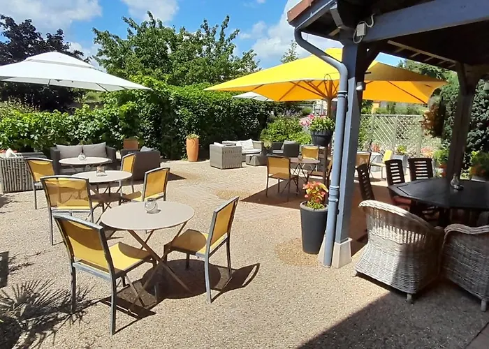 Hotel Des Vignes Julienas photo