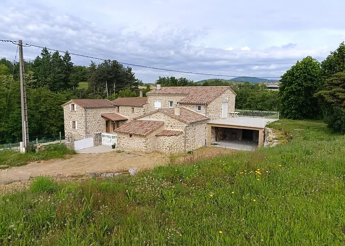 Photo de Ancienne ferme tranquille en Haute Ardèche Etables 