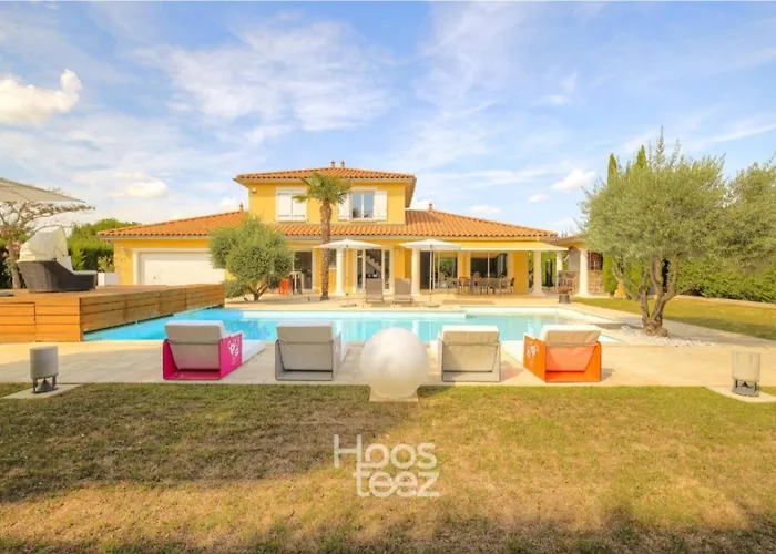 Villa Charmante Avec Piscine Proche Aeroport Saint-Laurent-de-Mure foto