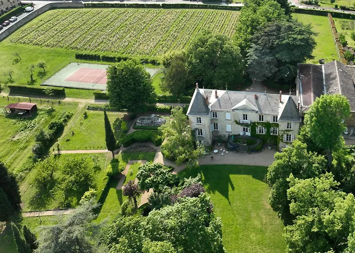 Gite Ou Chambres D'Hotes Au Chateau De Montclair Pommiers  photo