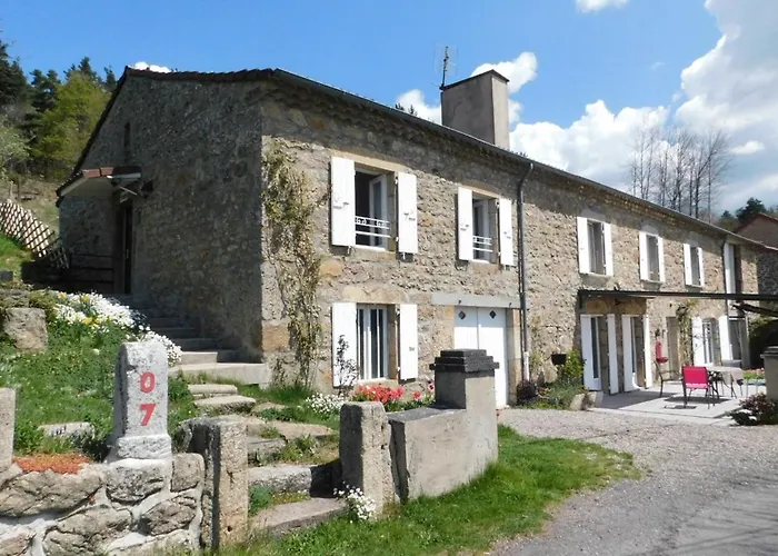 Gite A Pestel Lespéron foto