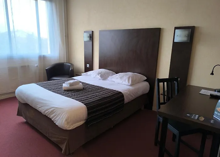 Adonis Lyon Est Hotel Artys Saint-Priest-en-Jarez photo
