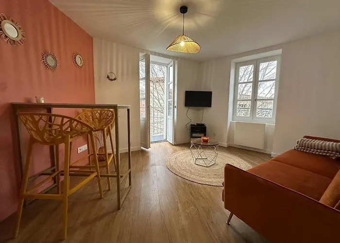 Charmant Avec Petit Balcon Au Coeur Du Village Thurins φωτογραφία