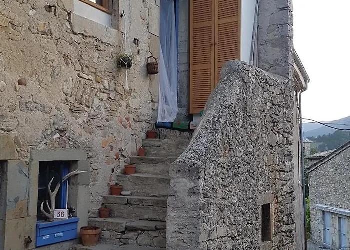 Photo de Charmante Maison de village St Julien en Quint Saint-Julien-en-Quint