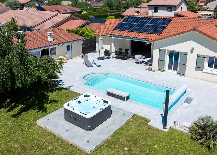 Photo de Villa Avec Piscine, Jacuzzi Et Sauna Prive Dans Les Dombes Ambérieux-en-Dombes