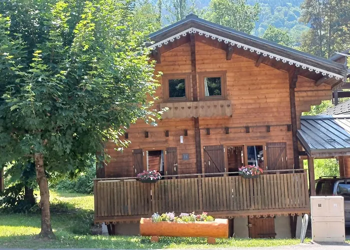 Chalet Caribou 74 Avec Piscine Chauffee モリヨンの写真