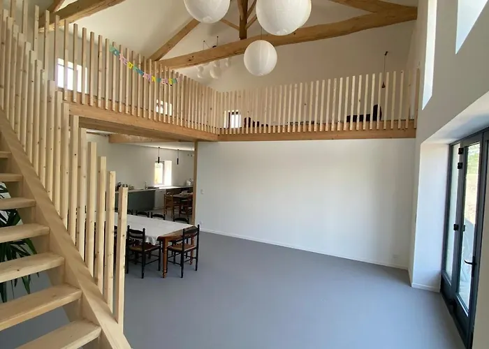 Photo de Java Family Home For Weekends With Friends Beauvoir-de-Marc