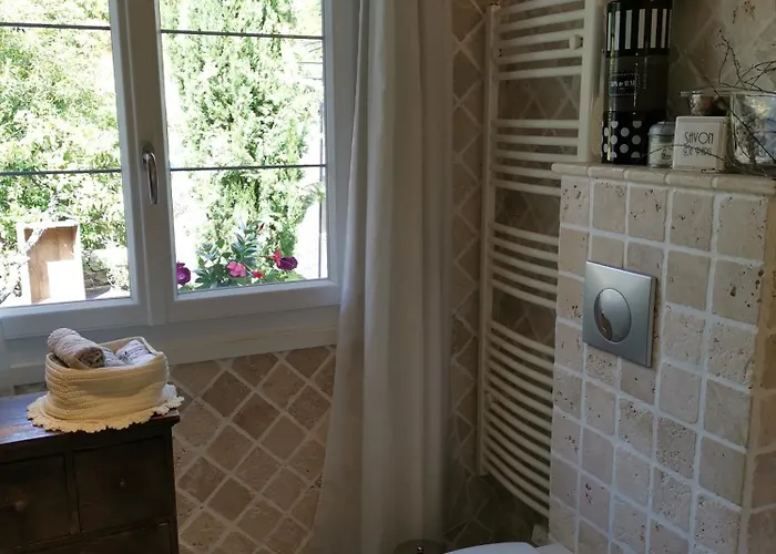 Фото Bed and Breakfast La Moderne Saint-Prim 