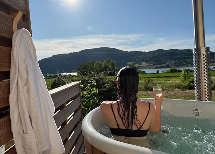 fotos do Maison Insolite Le Ptit Dche Sa Massignieu-de-Rives