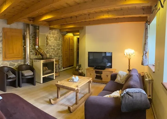 Фото Appartement De Charme Dans Une Ancienne Ferme La Baume