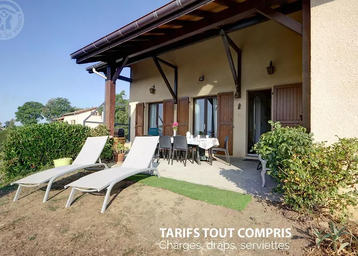 foto di Gîte spacieux avec terrasse et jardin à Saint-Christo-en-Jarez - FR-1-496-204