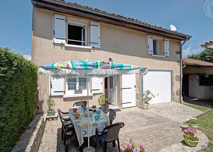 fotos do Gîte chaleureux avec animaux admis et wifi à Saint-Jean-la-Vêtre - FR-1-496-248