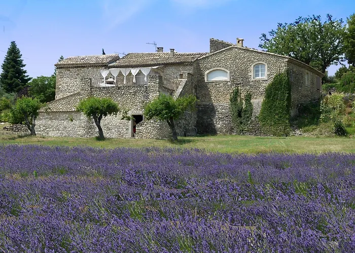 Photo de Hotel La Ferme Les Eybrachas à Réauville