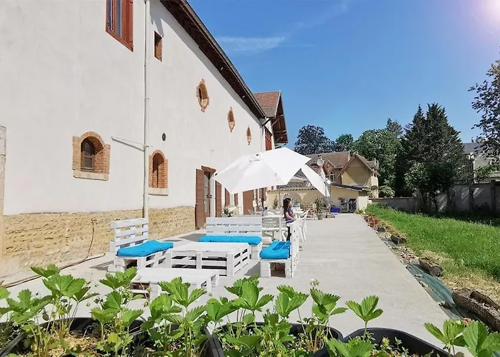 Фото Апартаменты Aux Domaines D'Automne Peronnas