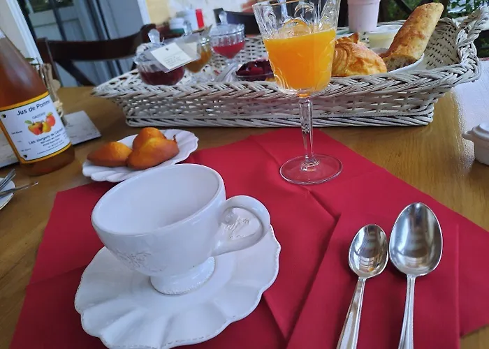 Au Milieu Coule La Garonne 호텔 Saint-Sixte 사진