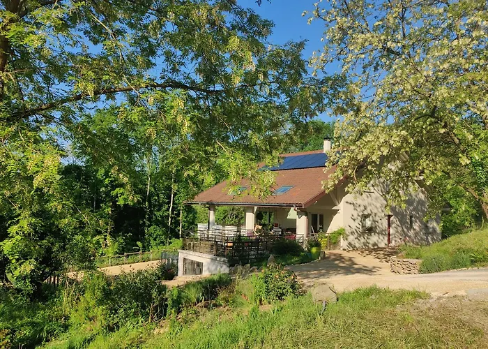 Gite Des Monts Du Lac Vanzy照片