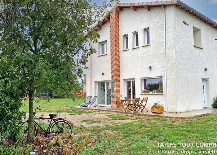 Gite Charmant De 5 Pers. Avec Terrasse Et Nature A Precieux - Fr-1-496-375 Grezieux-le-Fromental 사진