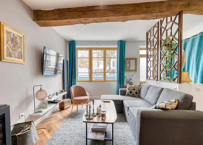 Фото La Petite Maison Centrale - T4 - Centre Montluel