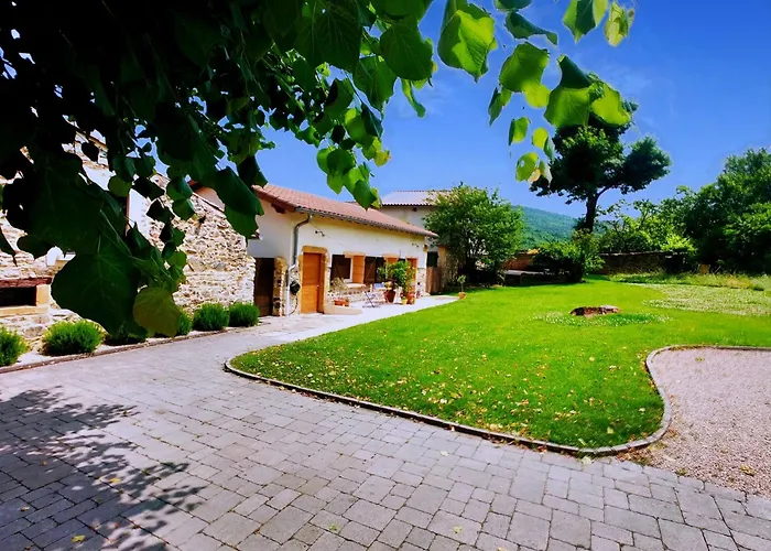 Фото Evasion Nature Et Convivialite Sourcieux-les-Mines