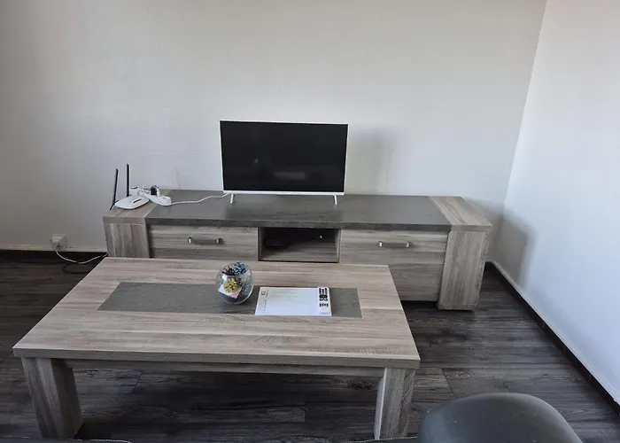 Фото Bien Proche De Aeroport St Exupery Village De Marques Et Lyon Diemoz