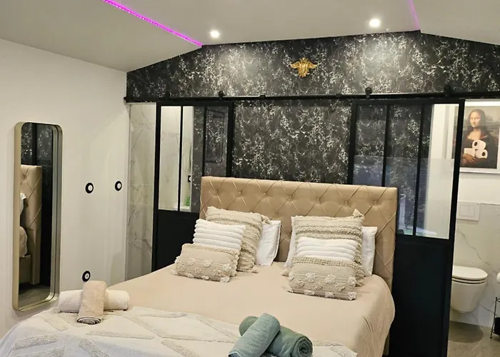 Hebergement Privee Jaccuzzi En Supplement Saint-Clair-du-Rhône képek