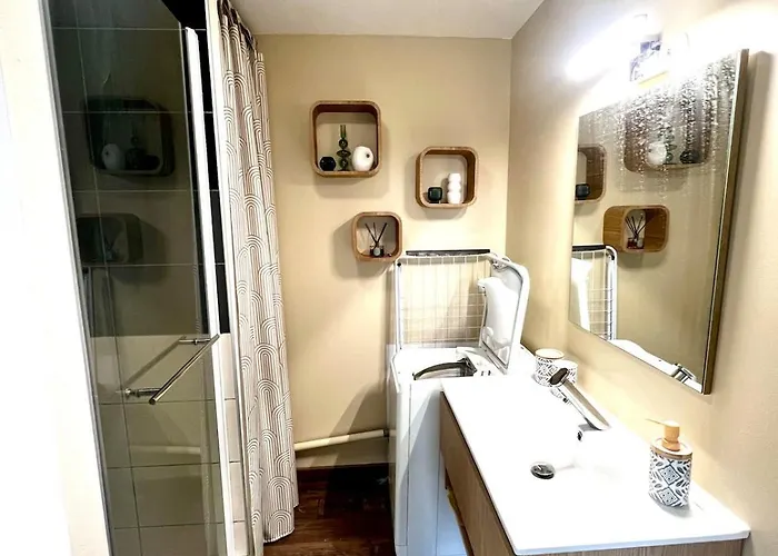 La Maisonnette De La Planchette Dullin képek