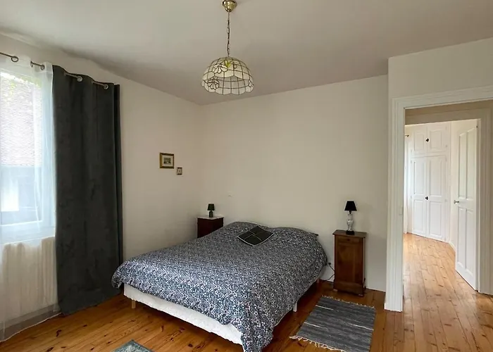 Maison Champetre Avec Piscine Naturelle Et Riviere Foto