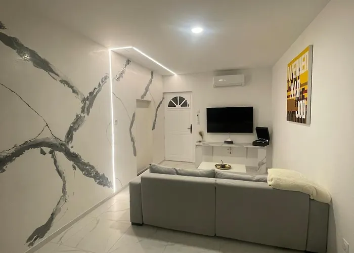 Station Lejlighed Saint-Étienne-de-Saint-Geoirs foto