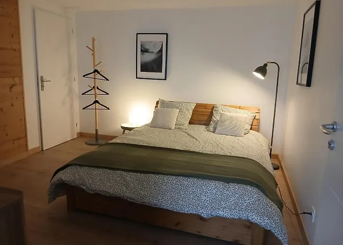 صورة L'Amandier Saint-Martin-sur-le-Chambre