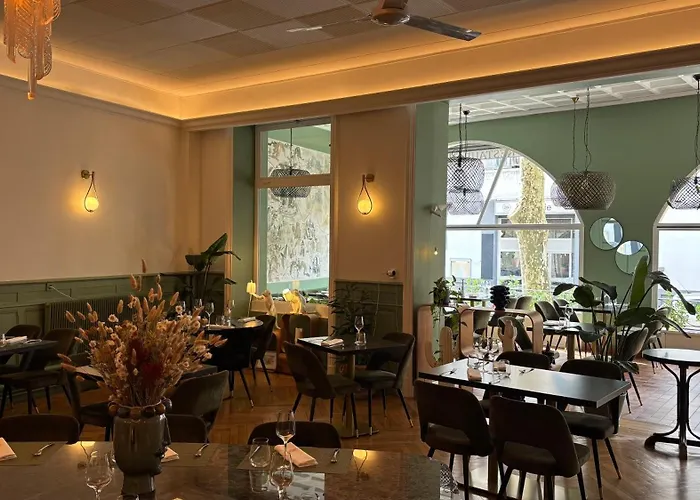 Logis Hotel Restaurant Grand Hotel De Lyon Vals-les-Bains foto