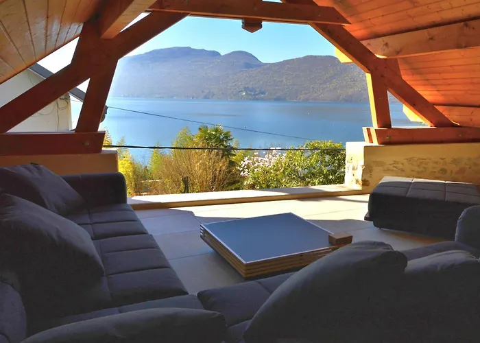 foto di Maison Proche Du Lac Avec Jacuzzi Et Sauna Chindrieux