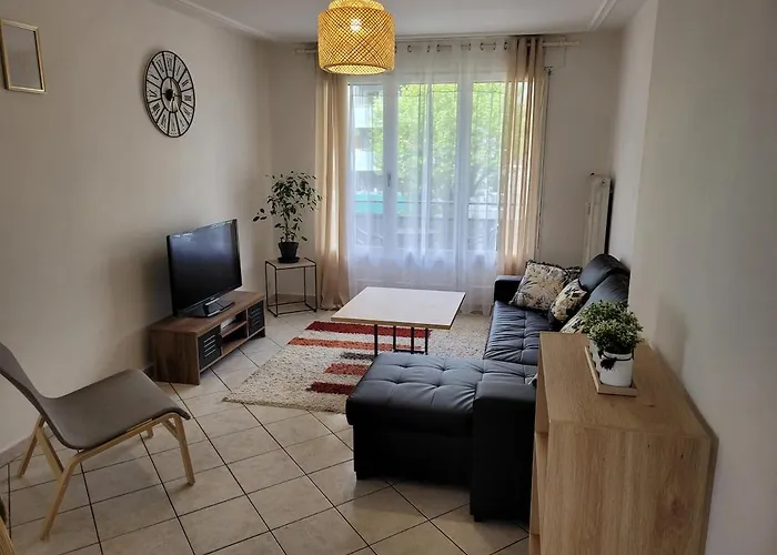 Cosy Appartement 4 Pers 2 Chambres Avec Balcons & Parking Gratuit Annecy Proche Lacの写真