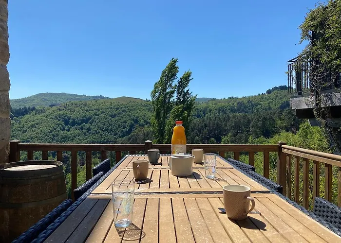 Le Tilleul Saint-Étienne-de-Serresの写真