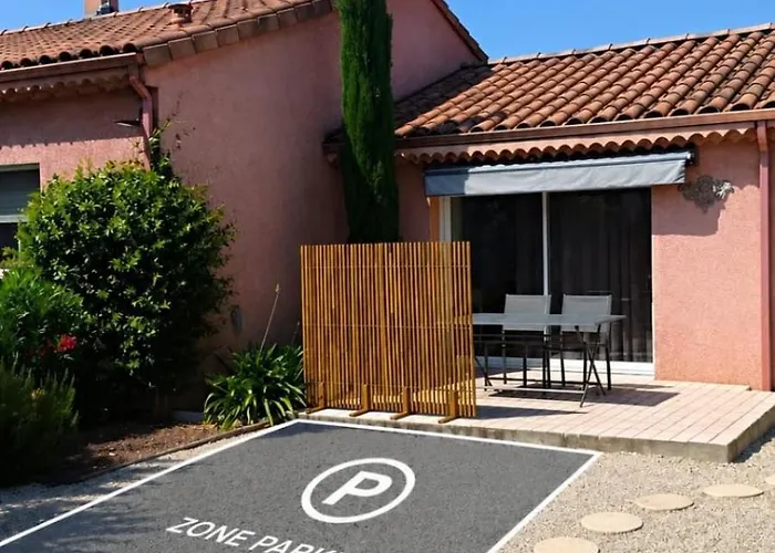 foto di Studio Tout Confort Avec Vue Sur Piscine Portes-lès-Valence