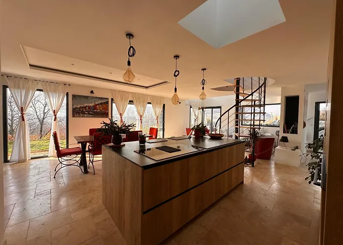 foto di Dream At Oddoz - Jacuzzi et Vue montagne - Villa design Saint-Martin-dʼUriage