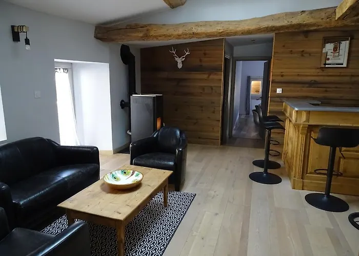 Large Family Home L'Abergement-de-Varey 사진