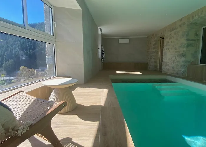 صورة Maison De Charme 9 Pers Piscine Interieure Et Vue Saint-Martin-de-Valamas
