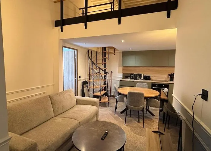Фото Chateau De Fonbonne - Vue Lac Leman - 6 Personnes Эвиан-ле-Бен